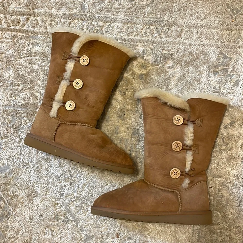 UGG Australia Tripple Bailey Button Boots - Picture 1 of 2